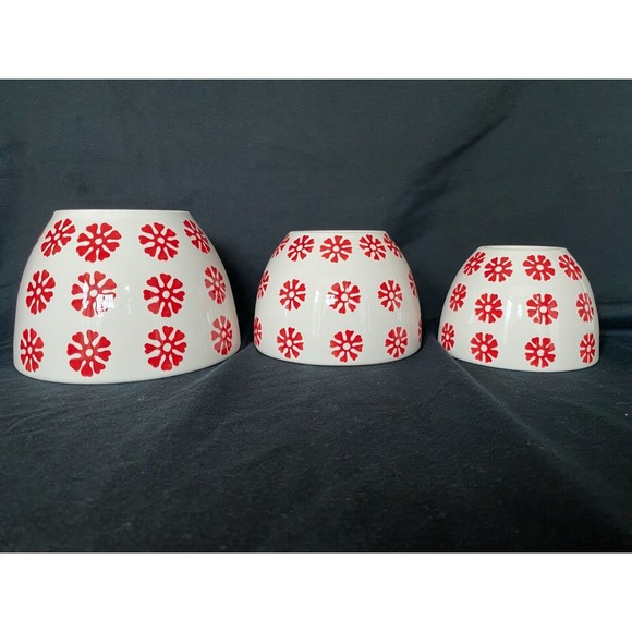 Crate & Barrel Mixing Bowls Addison Lot of 3 Nesting Heart Design Portugal - Picture 6 of 7